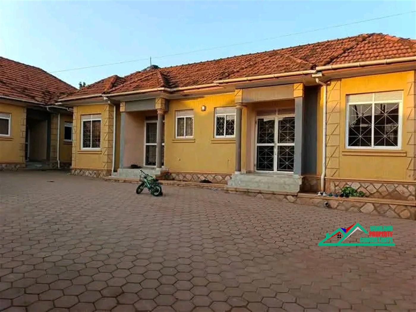 Semi Detached for rent in Mutungo Kampala