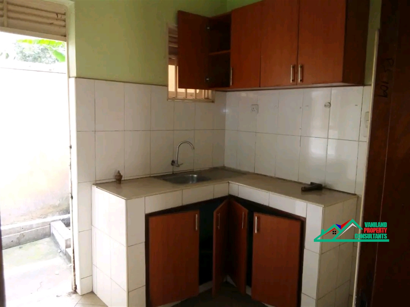 Semi Detached for rent in Mutungo Kampala