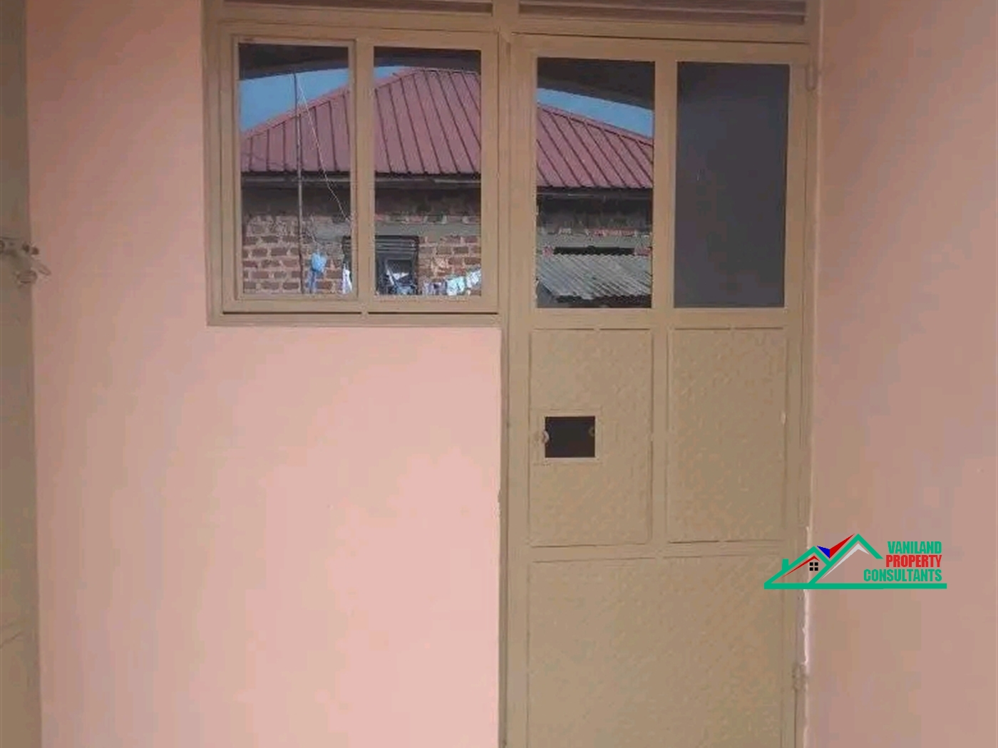 Semi Detached for rent in Mutungo Kampala