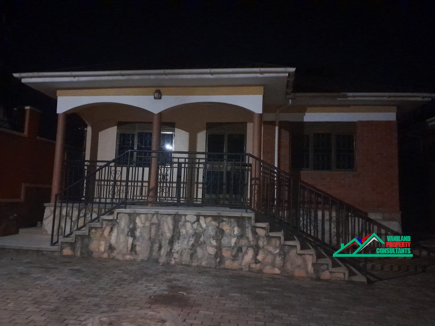 Bungalow for rent in Mutungo Kampala