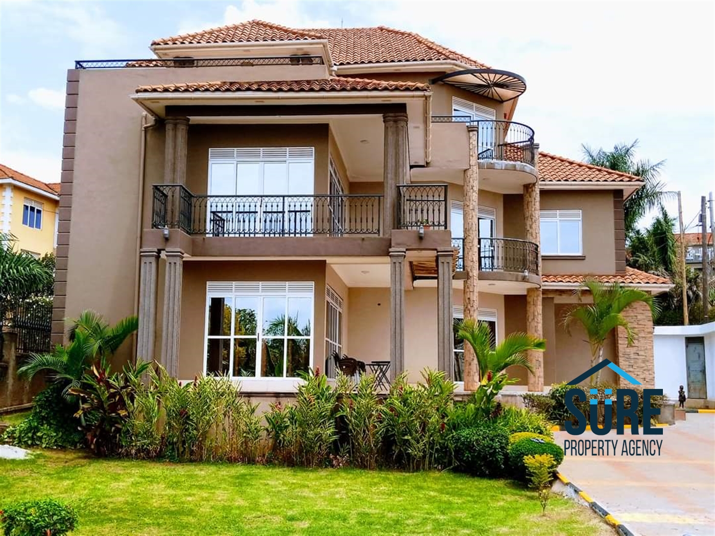 Mansion for sale in Kiwaatule Kampala