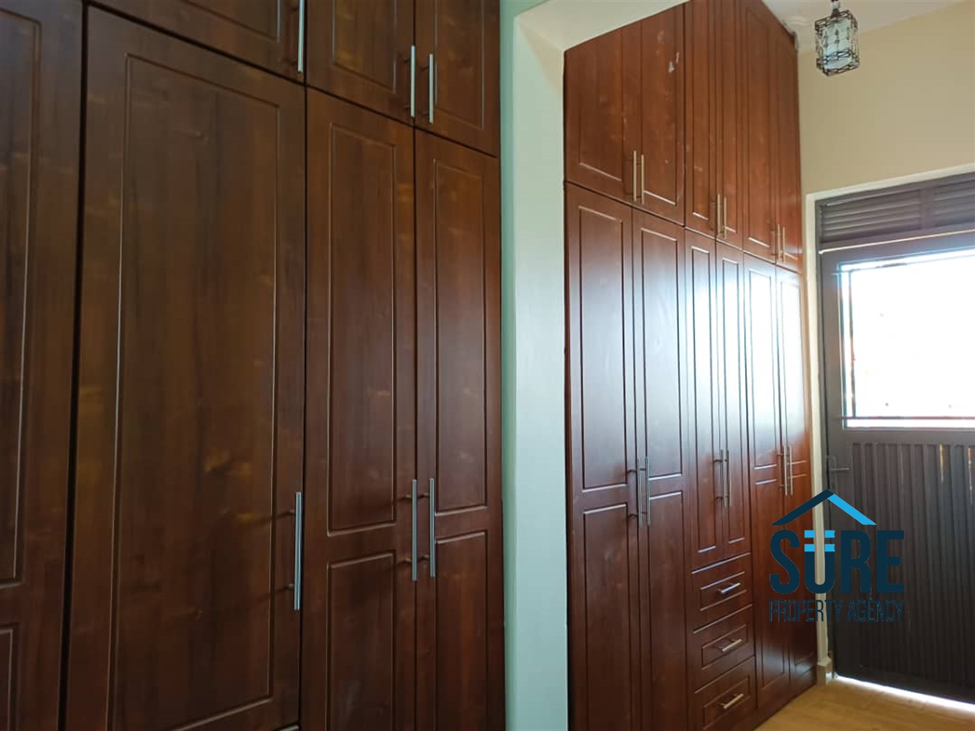 Duplex for sale in Kitinde Kampala