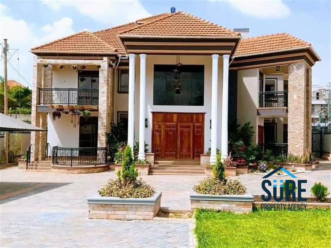 Mansion for sale in Kyanja Wakiso