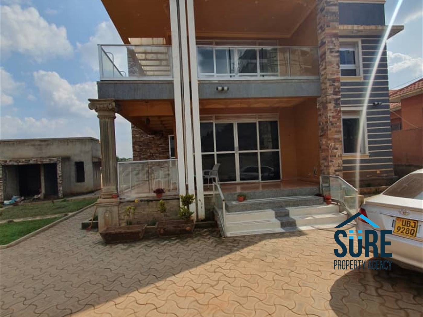 Mansion for sale in Kira Wakiso