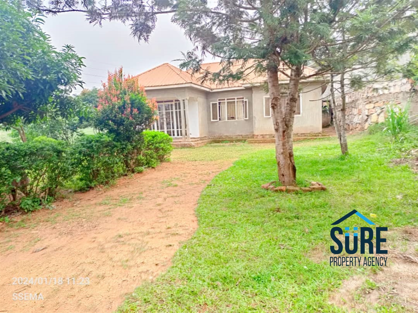 Bungalow for sale in Bujuuko Wakiso