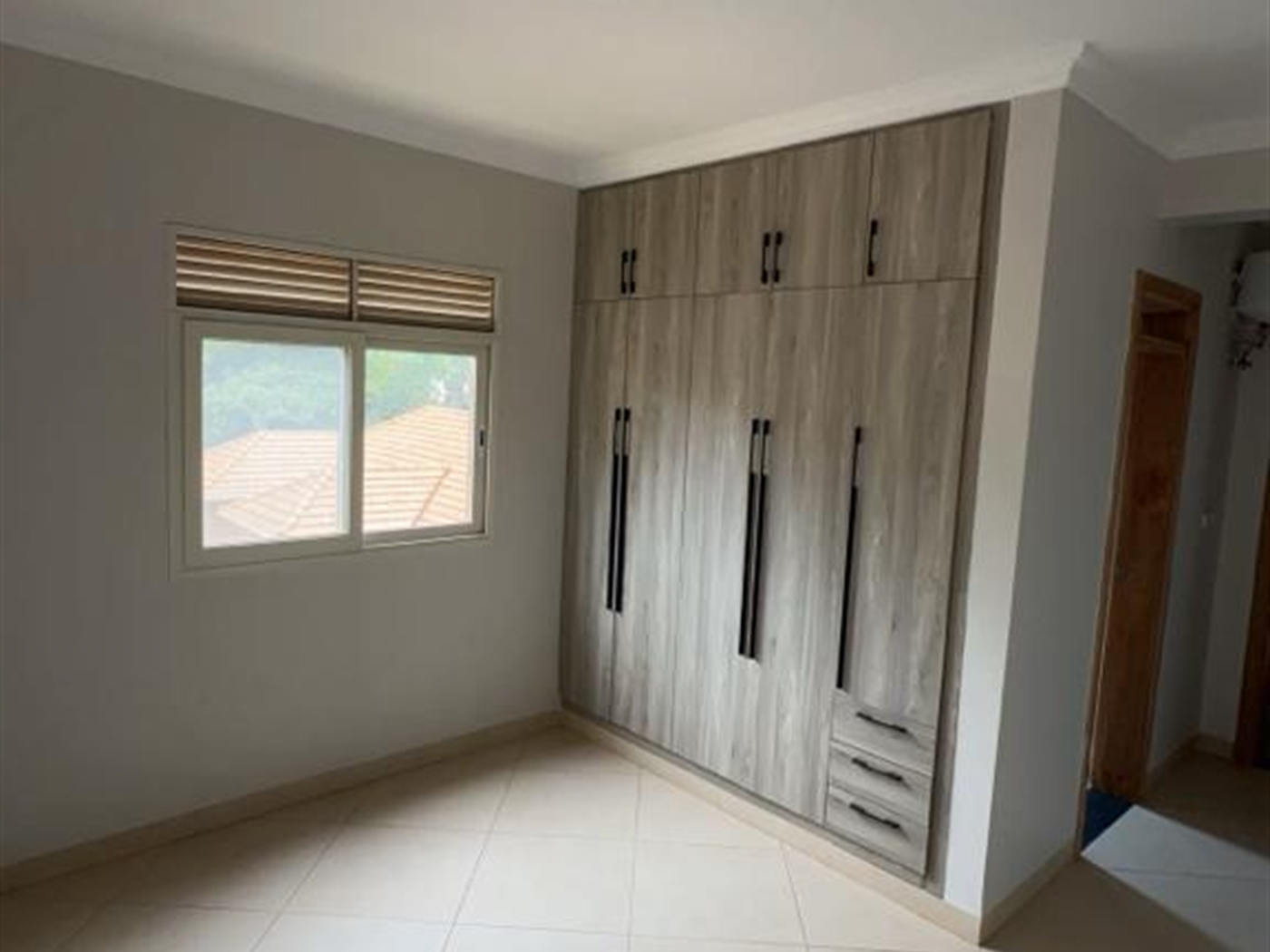 Apartment for sale in Bugoloobi Kampala