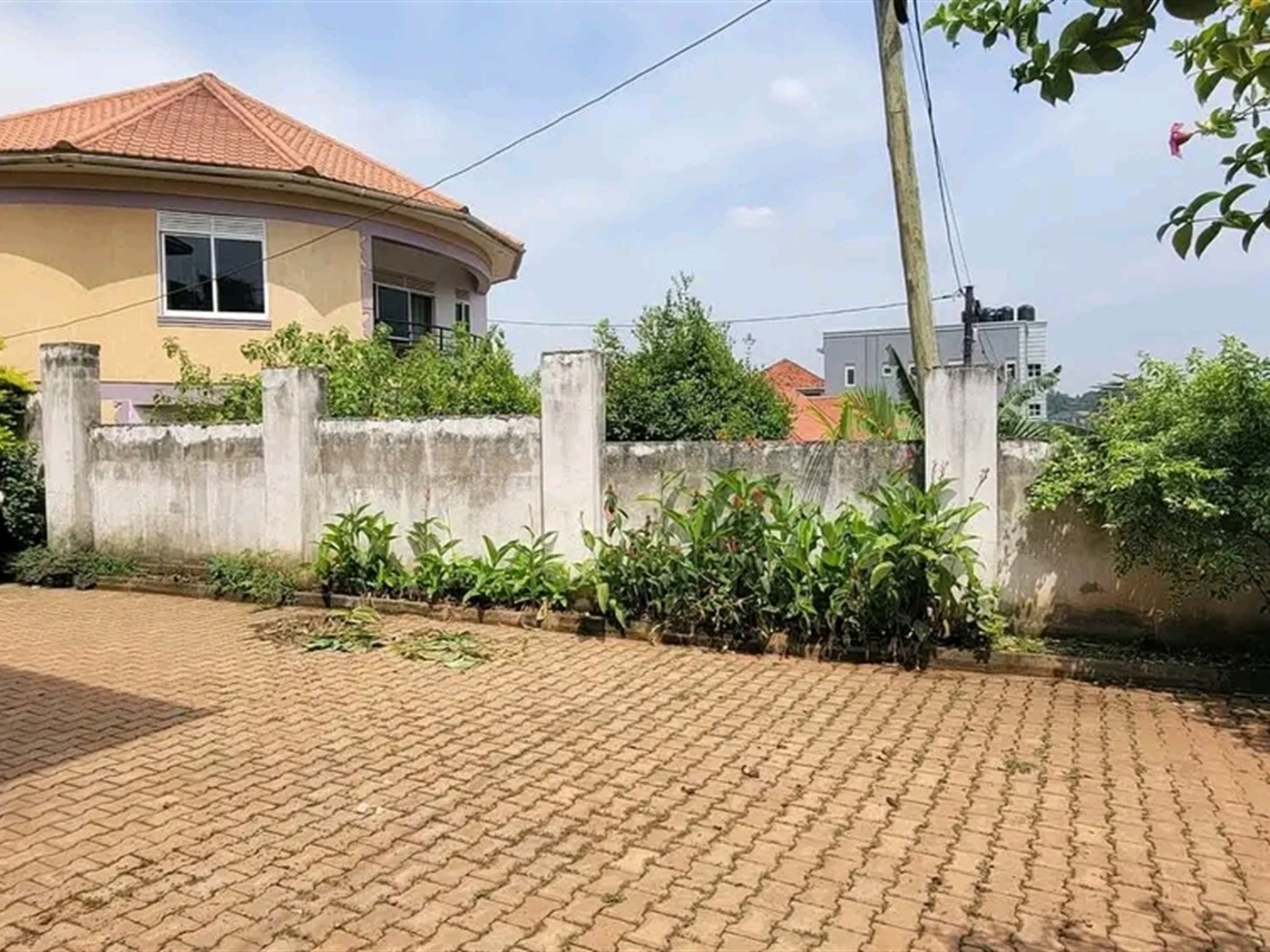 Villa for sale in Buwaate Wakiso