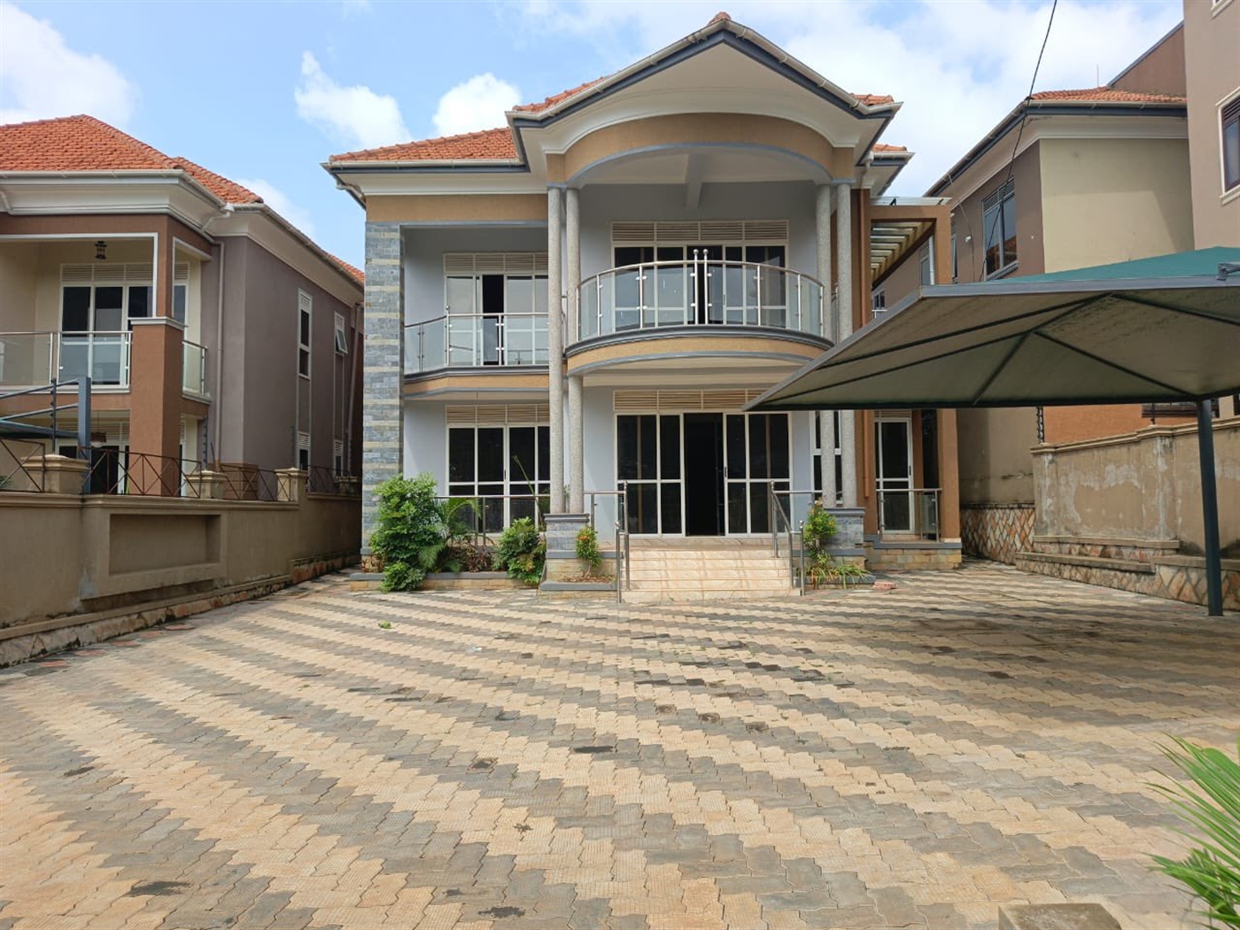 Villa for sale in Kyanja Kampala