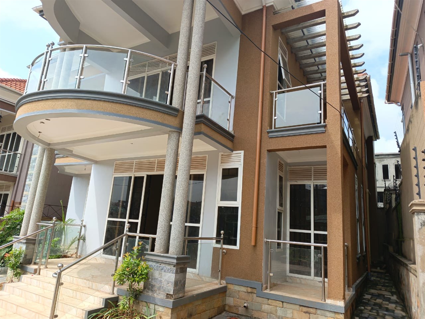 Villa for sale in Kyanja Kampala