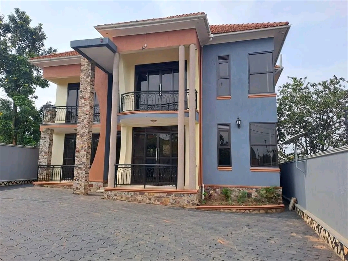 Villa for sale in Kira Wakiso