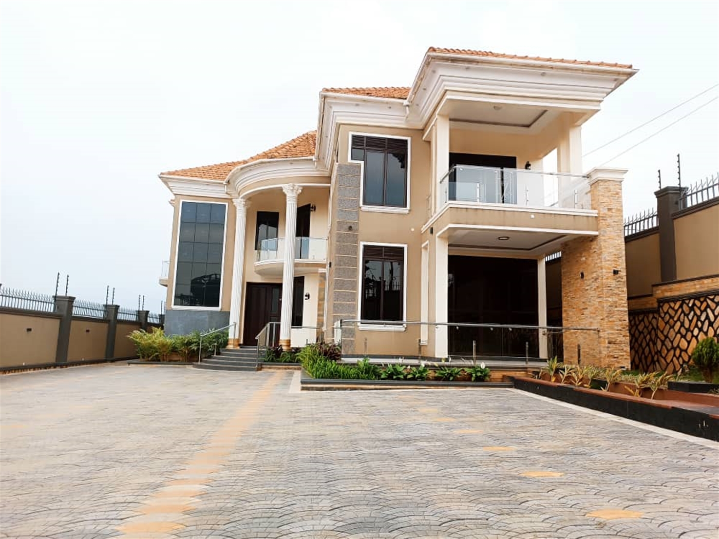 Villa for sale in Kira Wakiso