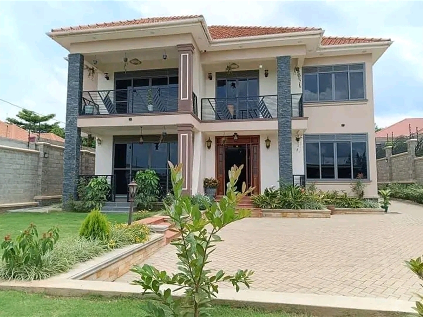 Villa for sale in Kyanja Wakiso