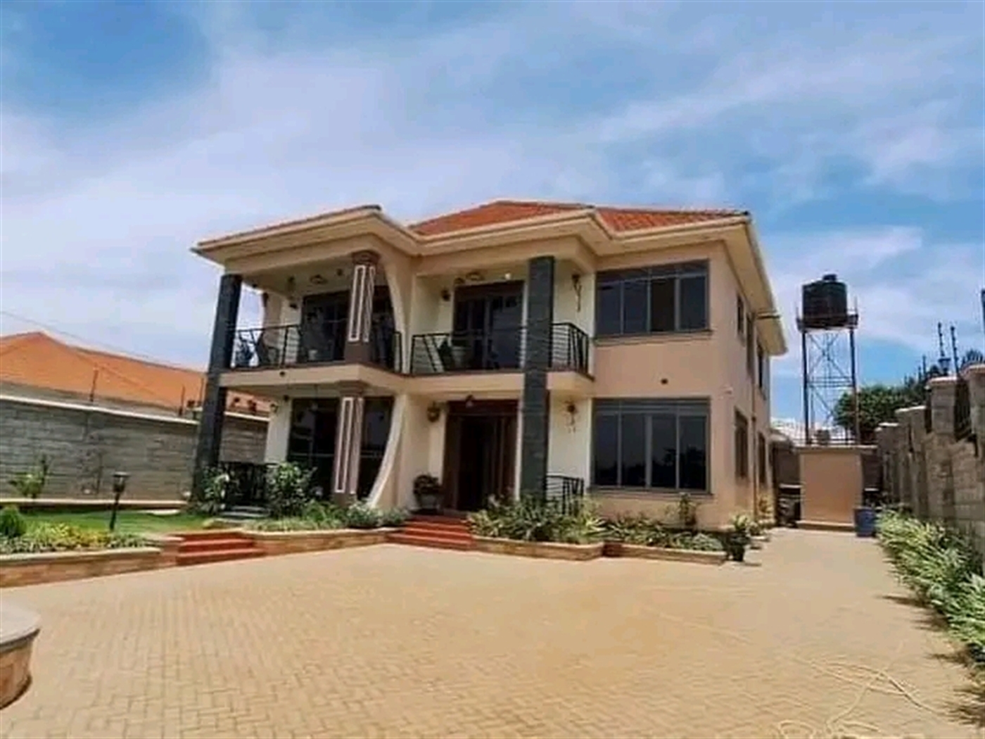 Villa for sale in Kyanja Wakiso