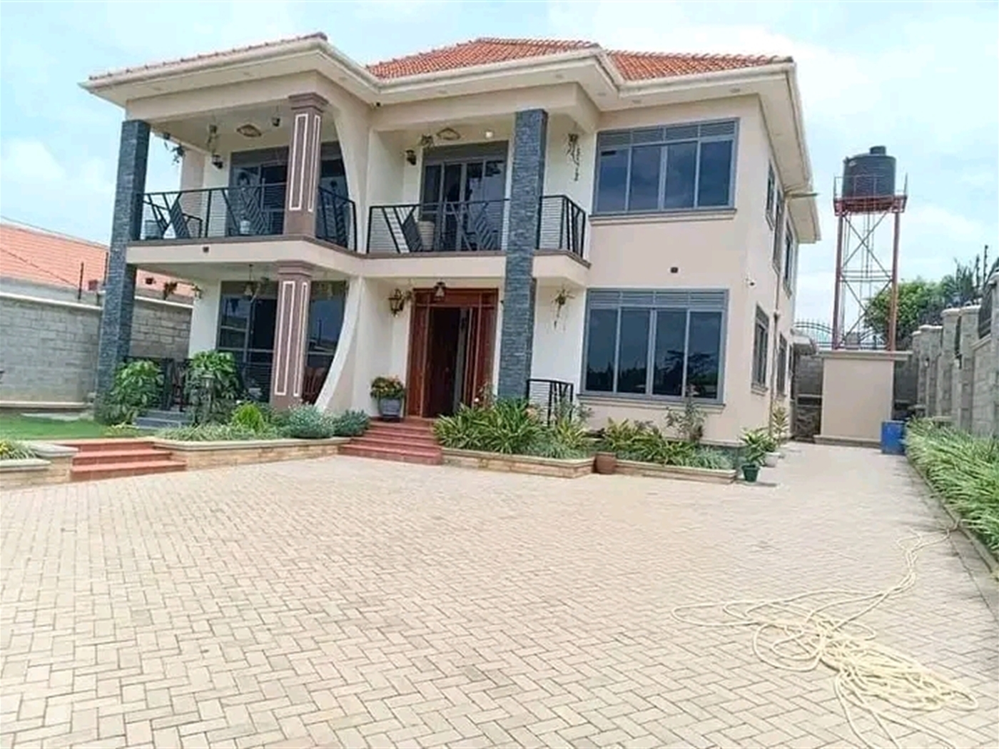 Villa for sale in Kyanja Wakiso