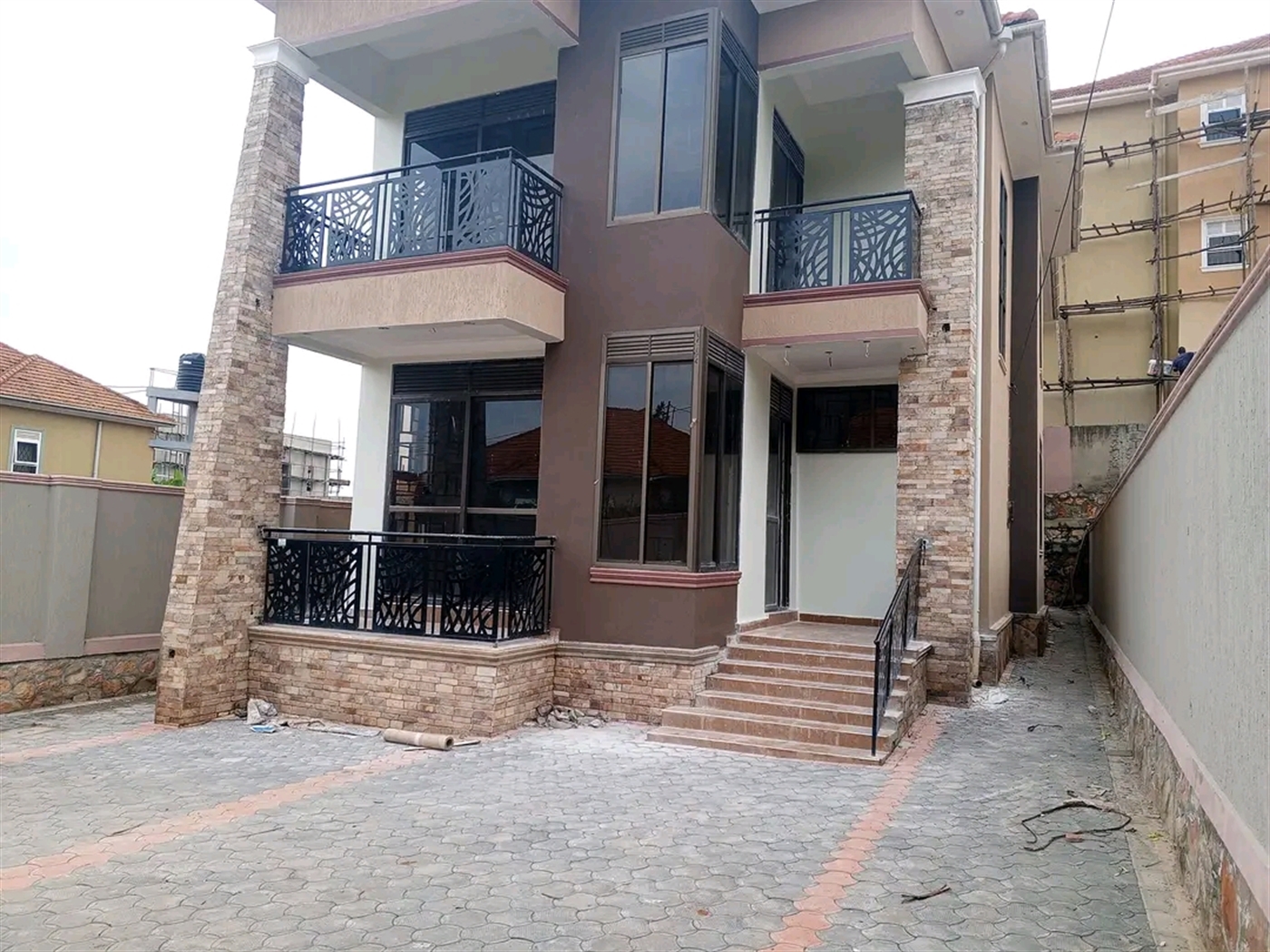 Villa for sale in Kira Wakiso