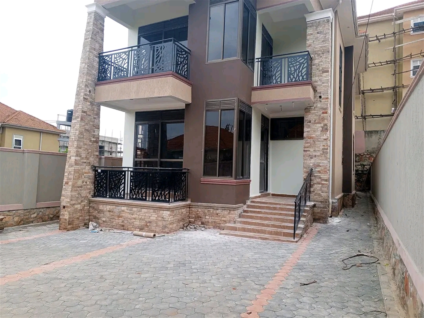 Villa for sale in Kira Wakiso