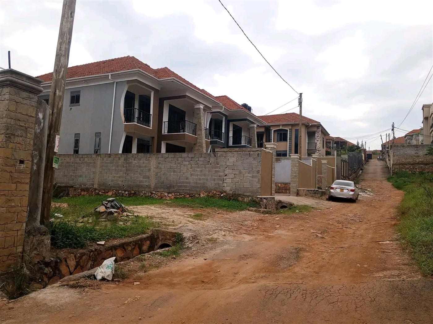 Villa for sale in Kira Wakiso