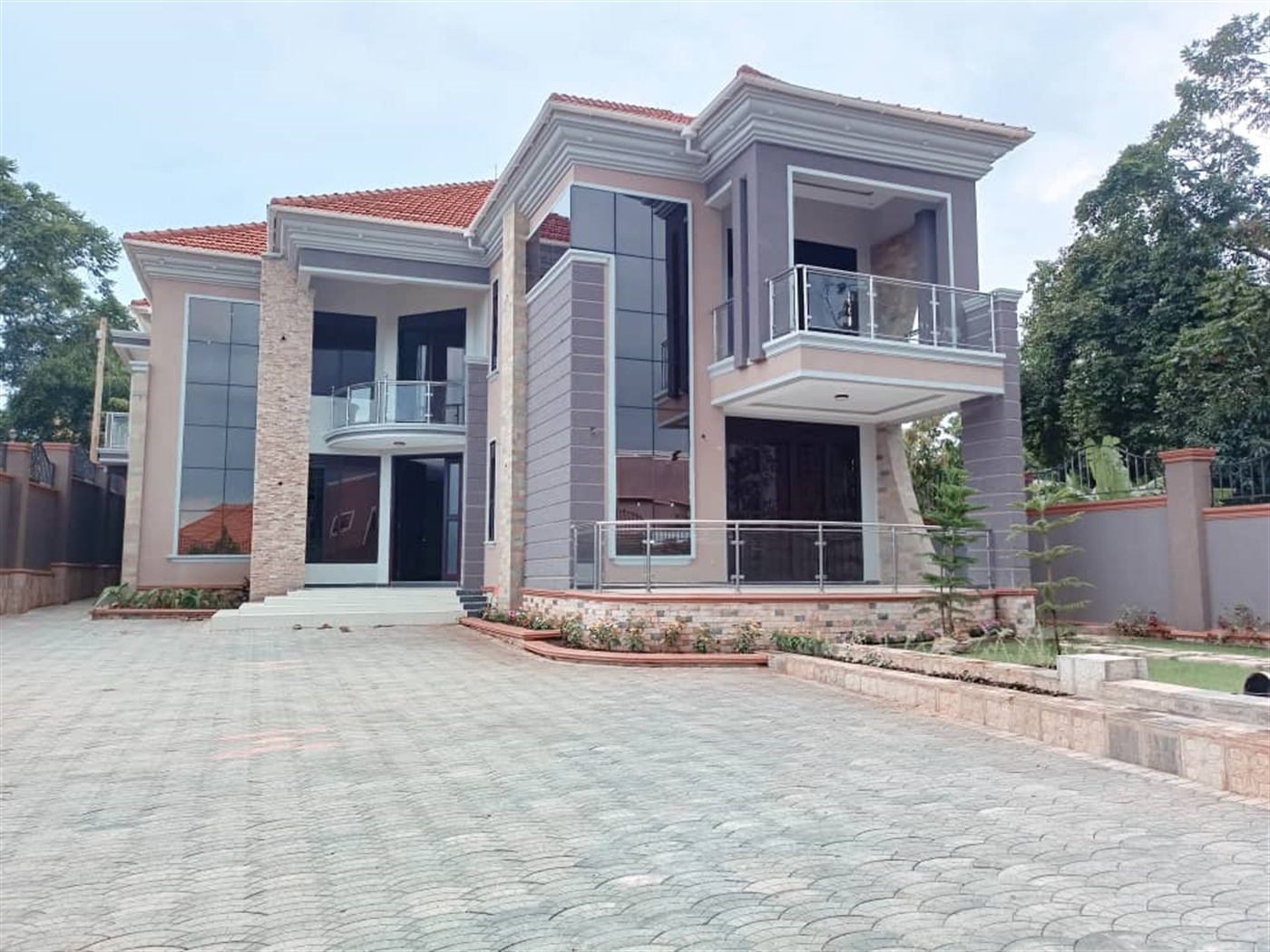 Villa for sale in Kira Wakiso