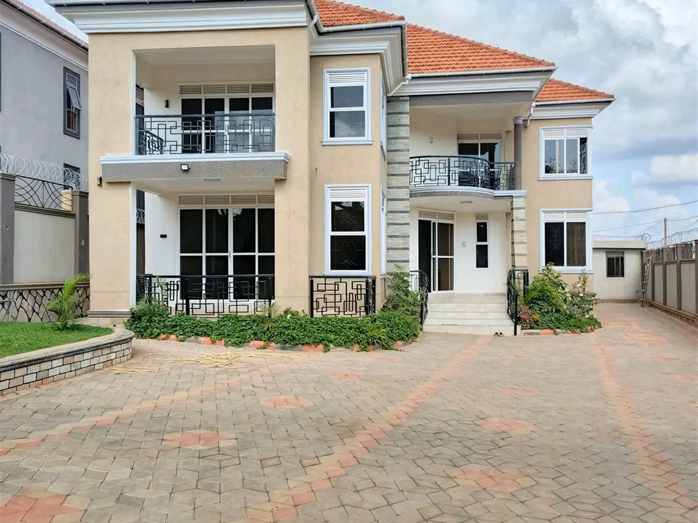 Villa for sale in Najjera Wakiso