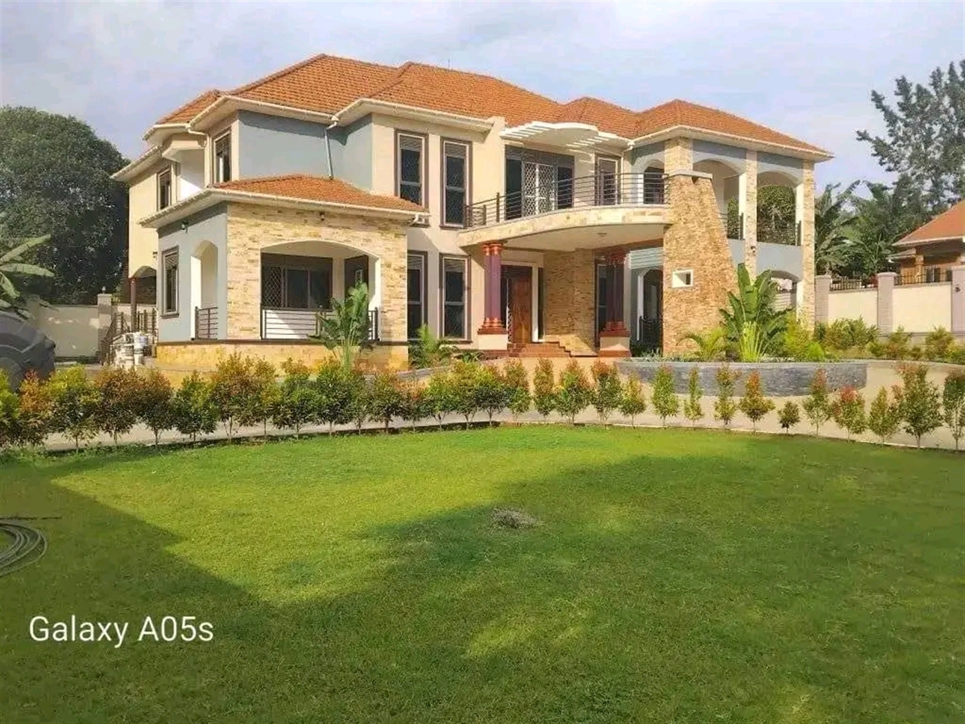 Villa for sale in Kira Wakiso