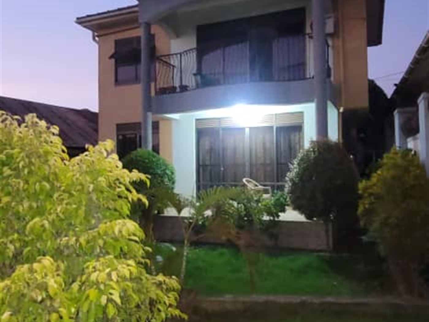 Villa for sale in Naalya Wakiso