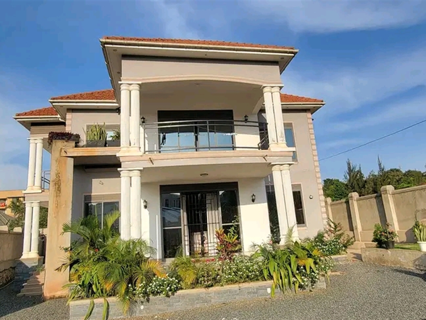 Villa for sale in Kira Wakiso