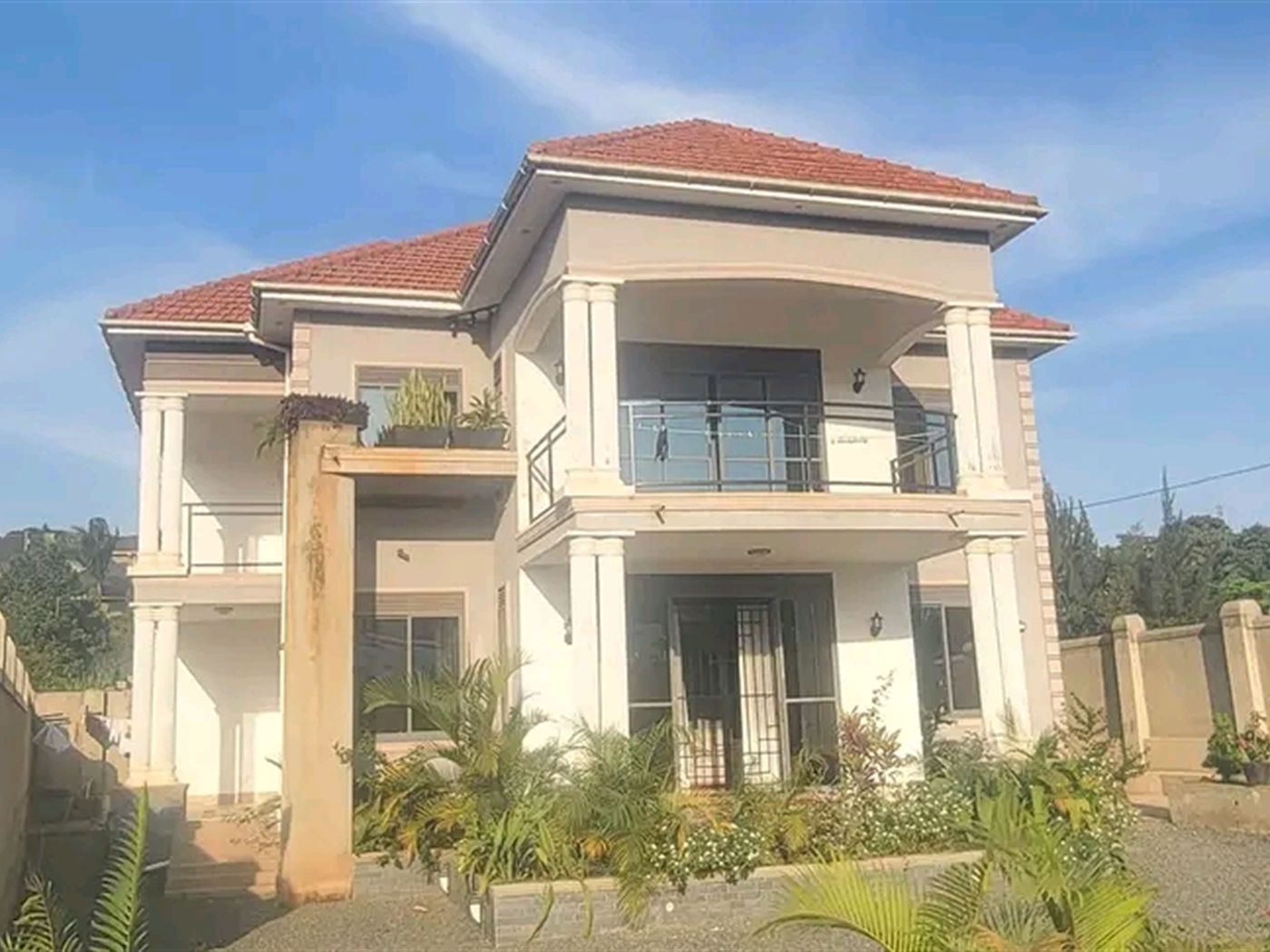 Villa for sale in Kira Wakiso