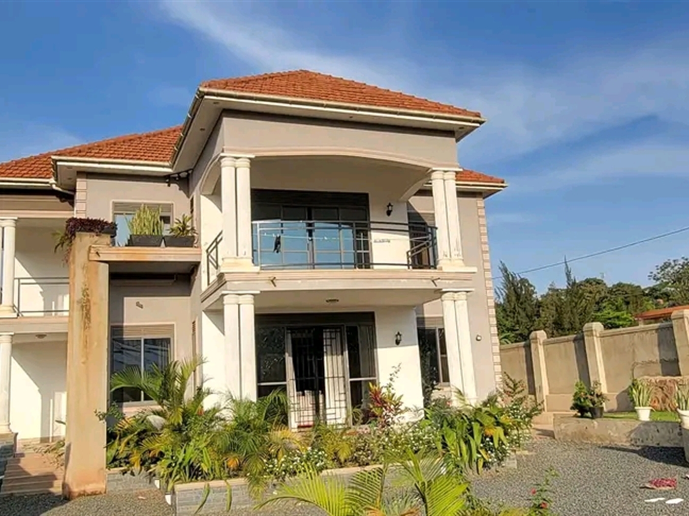 Villa for sale in Kira Wakiso