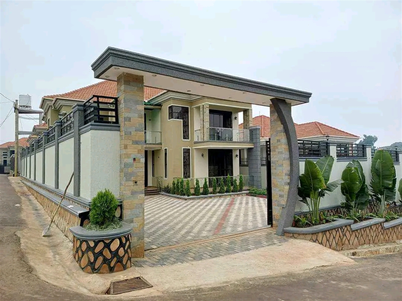 Villa for sale in Kira Wakiso