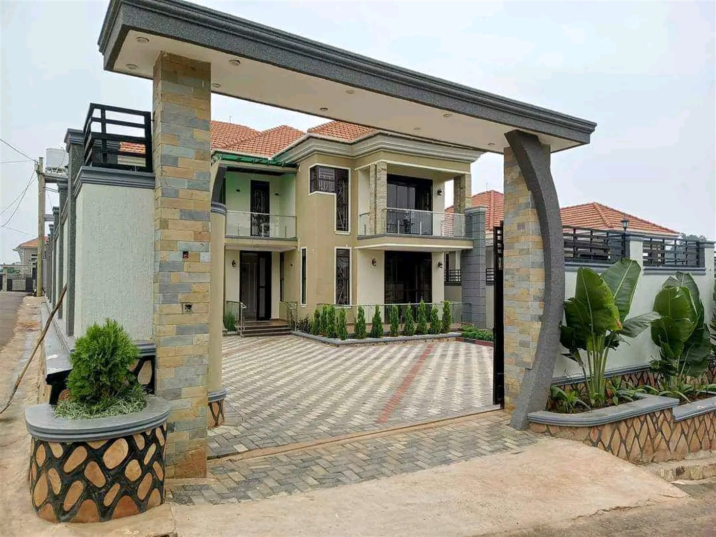 Villa for sale in Kira Wakiso