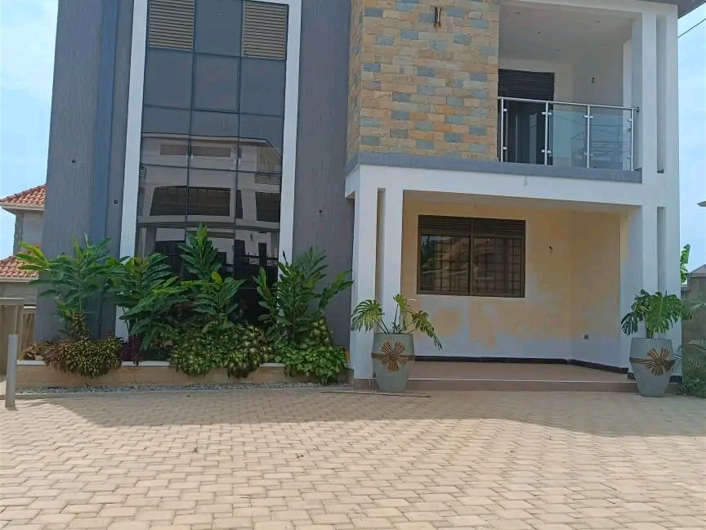 Villa for sale in Entebbe Wakiso