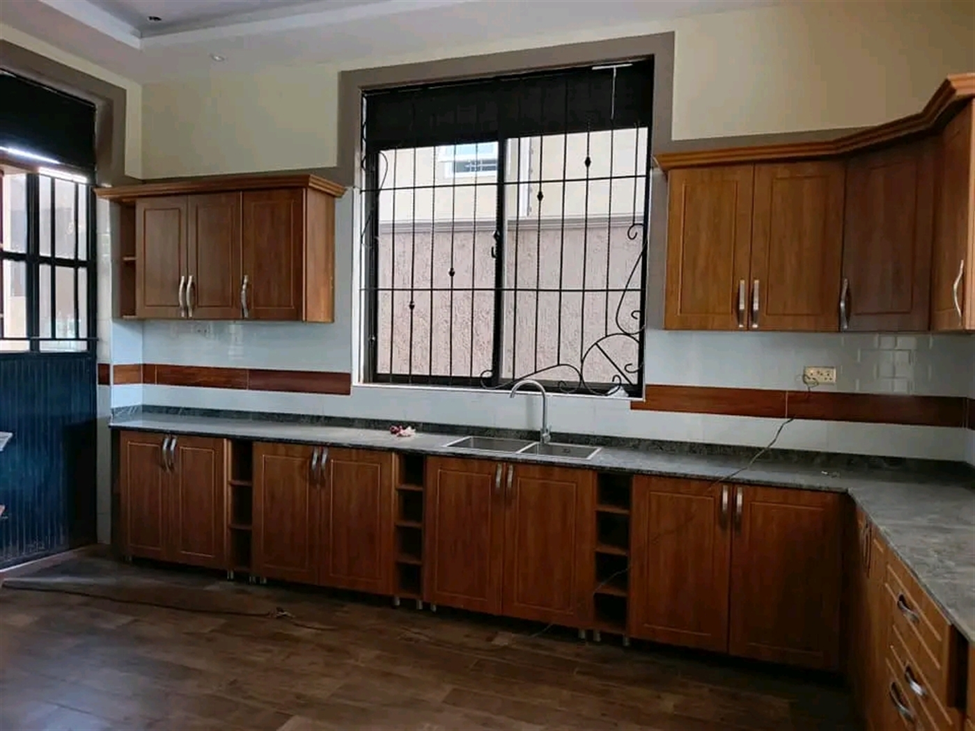 Villa for sale in Kulambilo Kampala