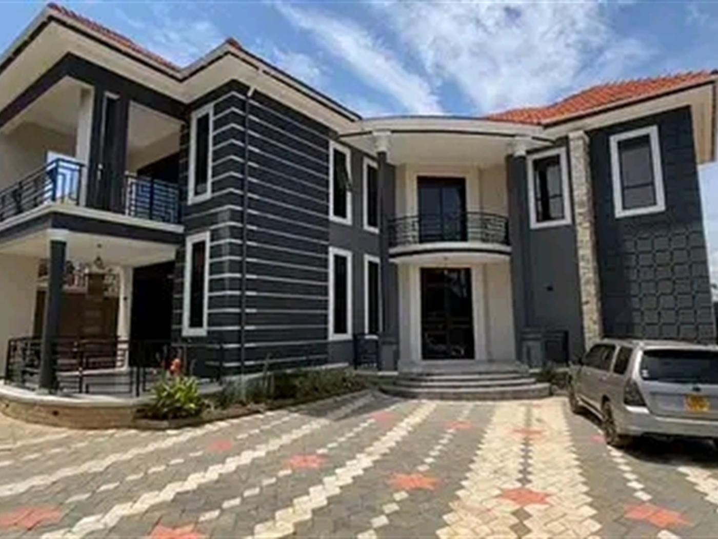 Villa for sale in Kira Wakiso