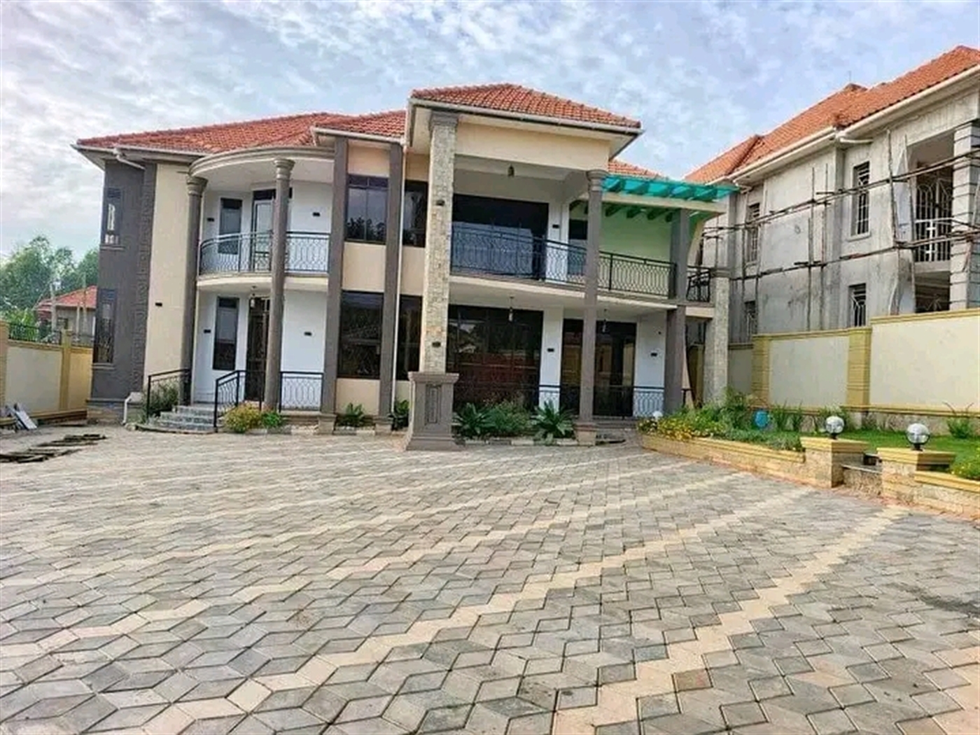 Villa for sale in Kira Wakiso