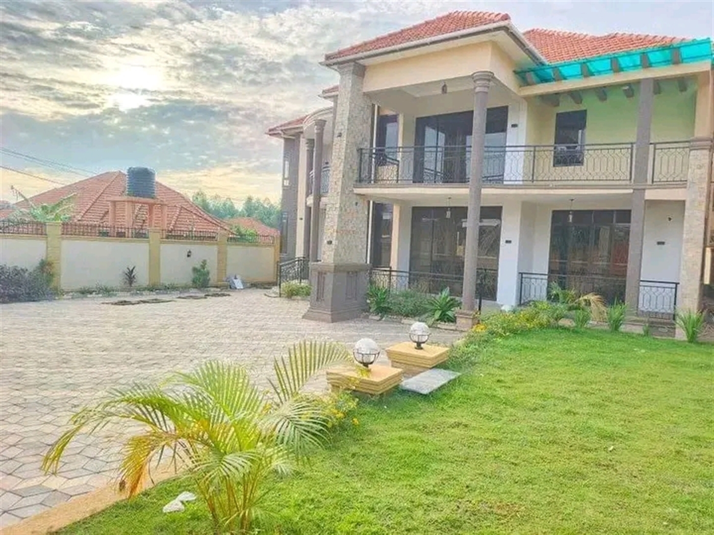 Villa for sale in Kira Wakiso