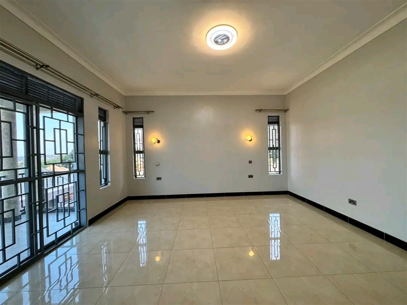 Villa for sale in Seguku Wakiso