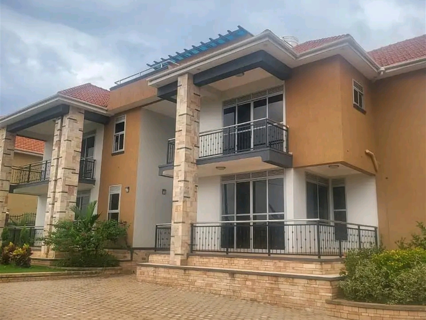 Villa for sale in Kigo Wakiso