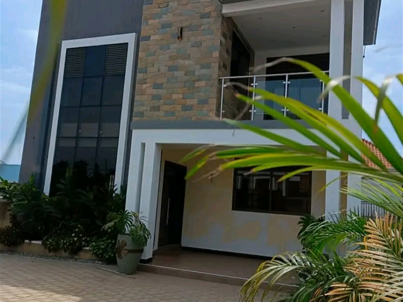 Villa for sale in Entebbe Wakiso