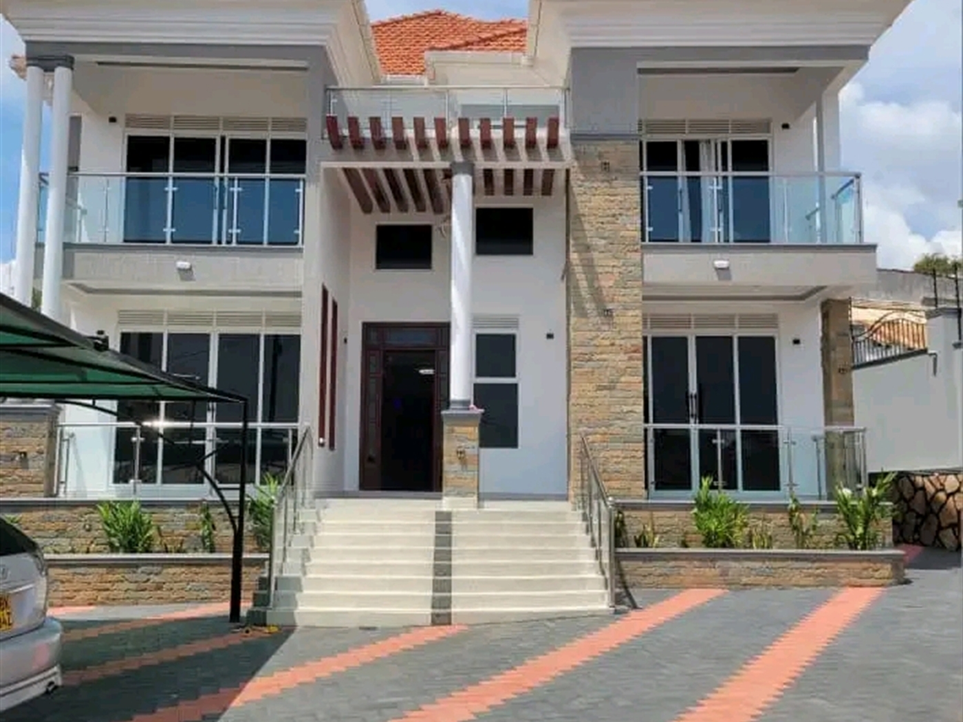 Villa for sale in Munyonyo Kampala