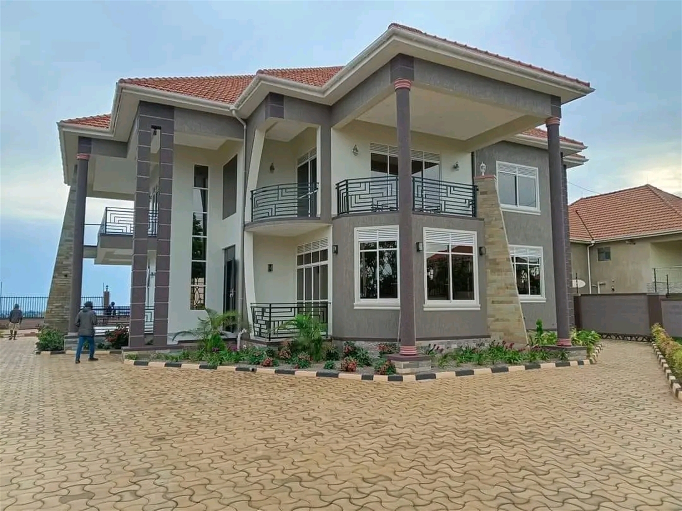 Villa for sale in Bwebajja Wakiso