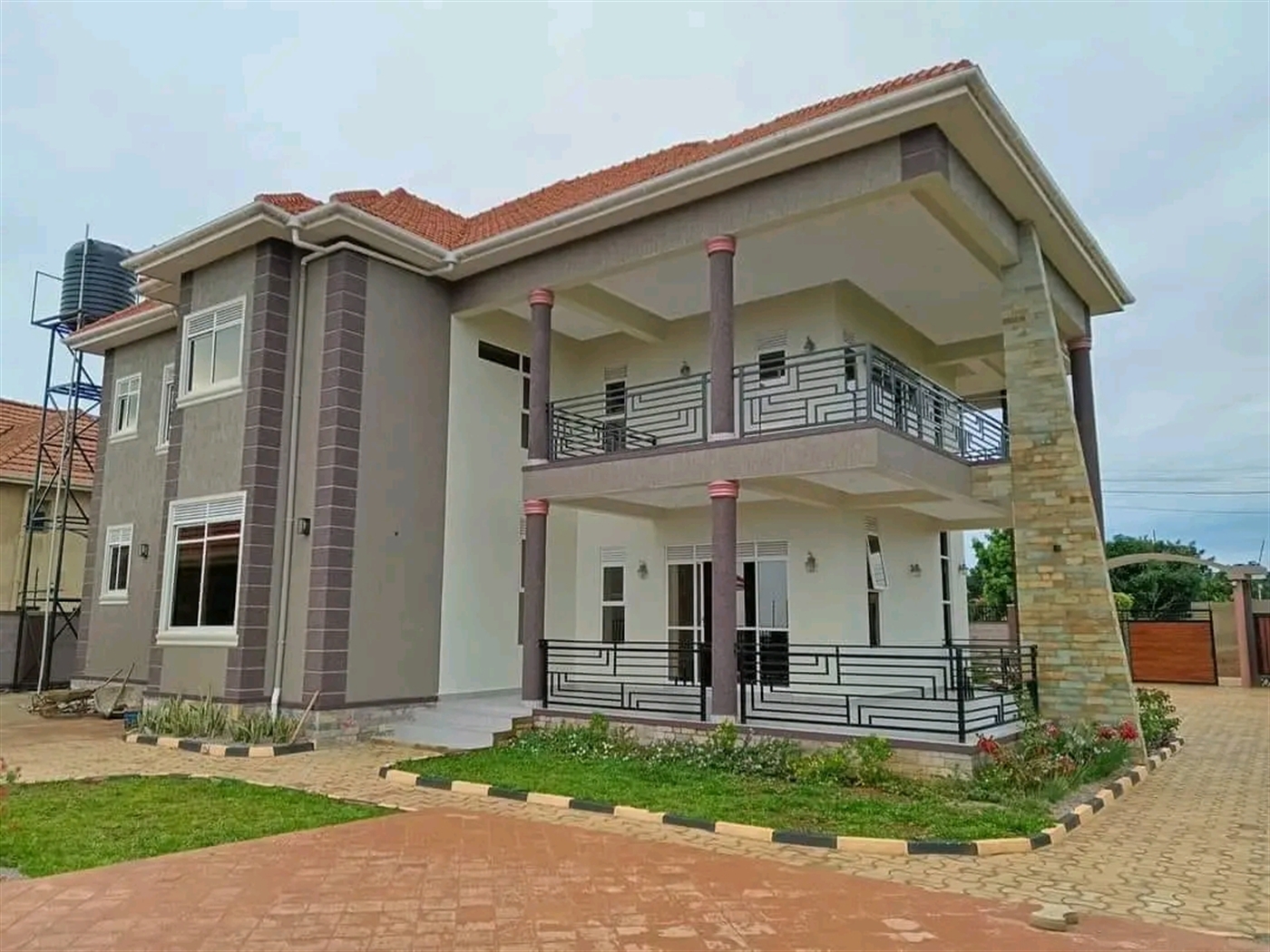 Villa for sale in Bwebajja Wakiso