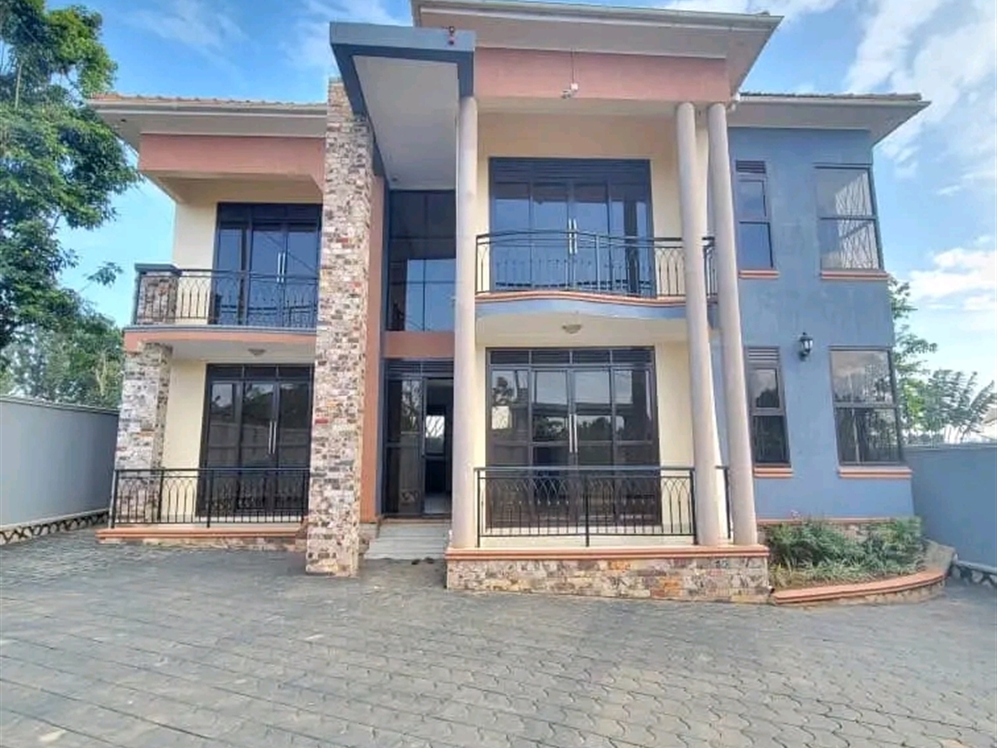 Villa for sale in Najjera Wakiso