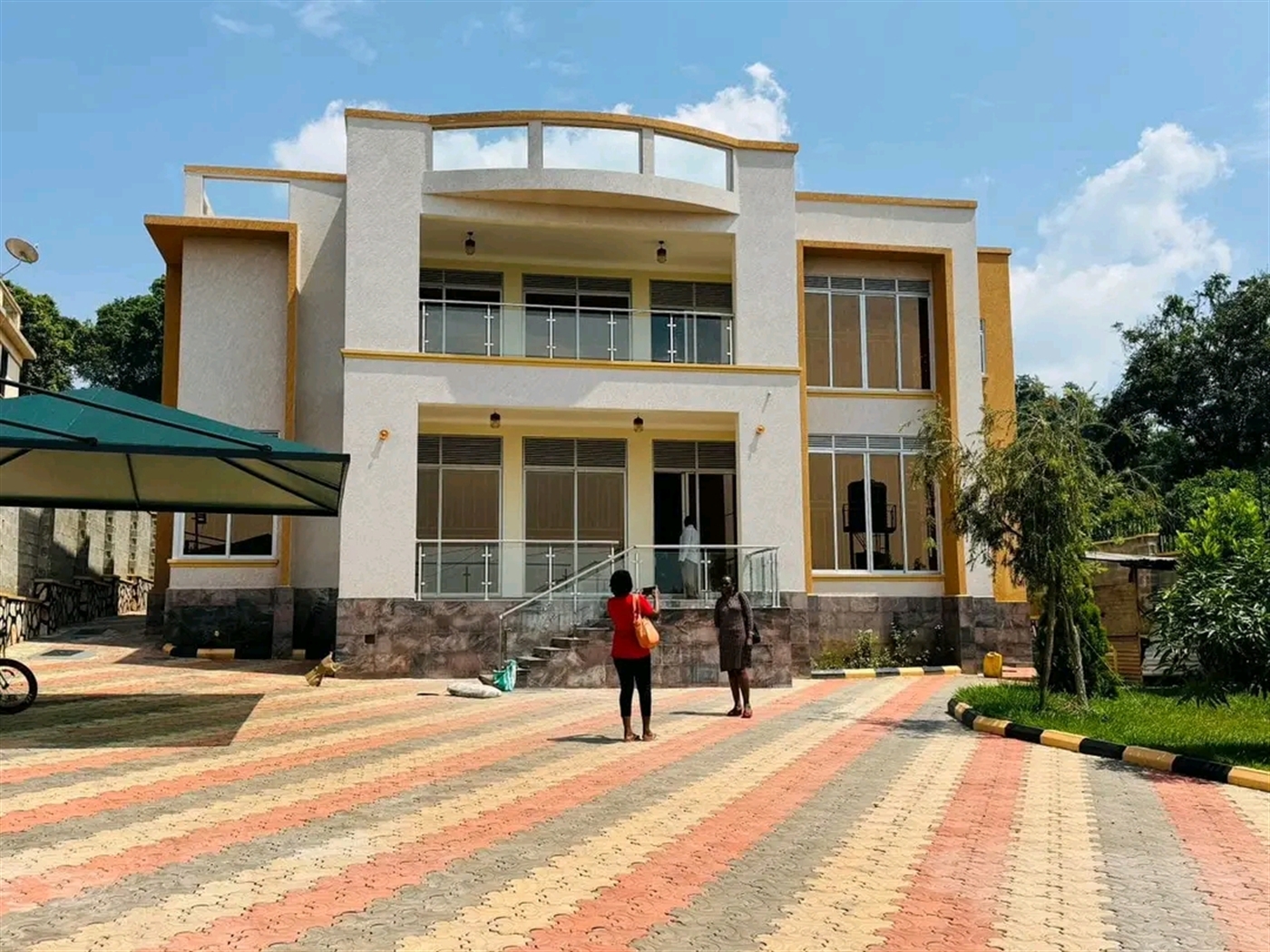 Villa for sale in Munyonyo Kampala