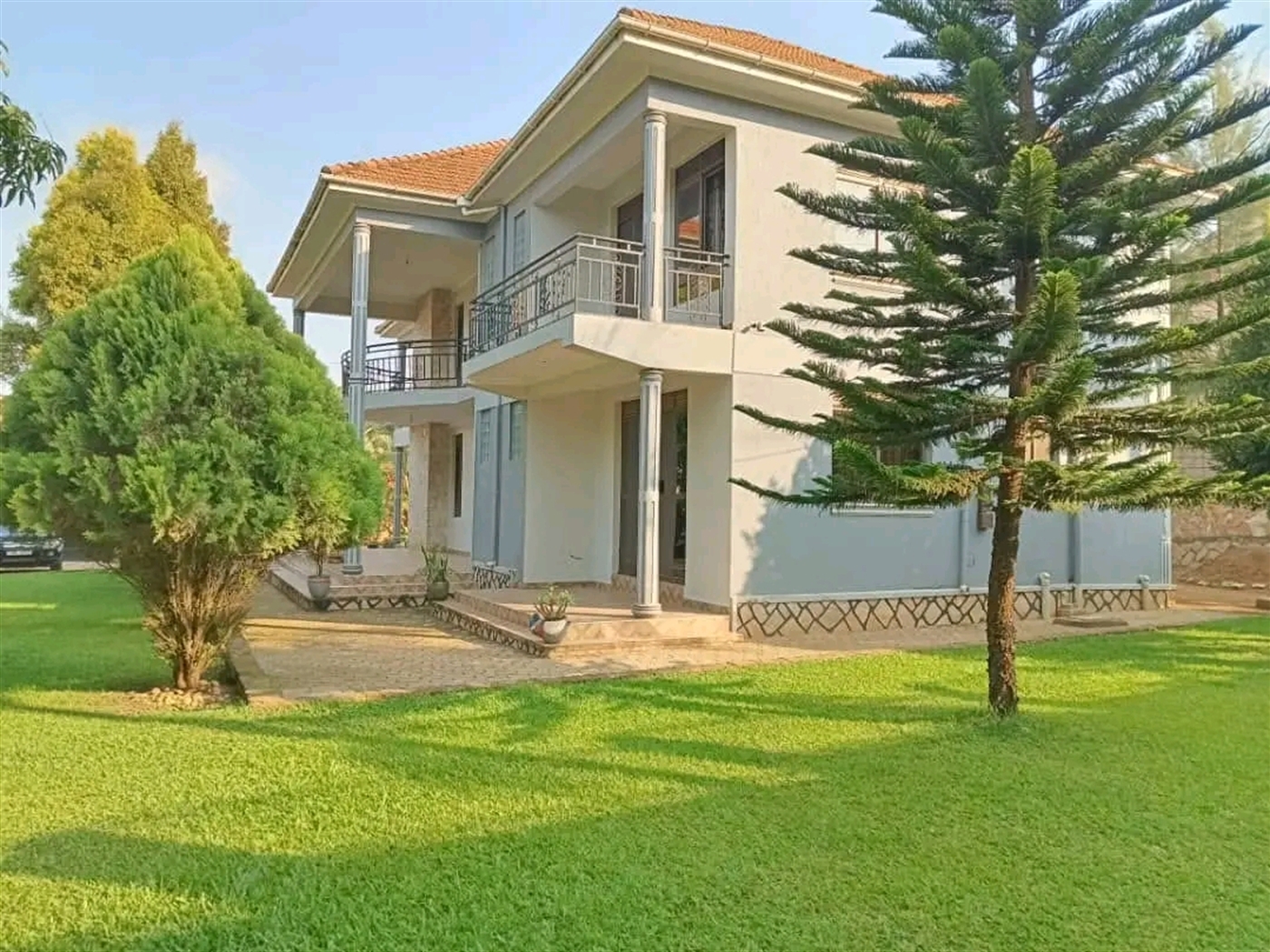 Villa for sale in Kira Wakiso