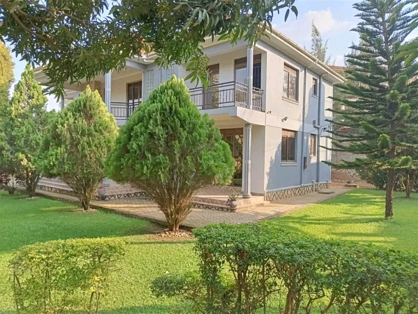 Villa for sale in Kira Wakiso