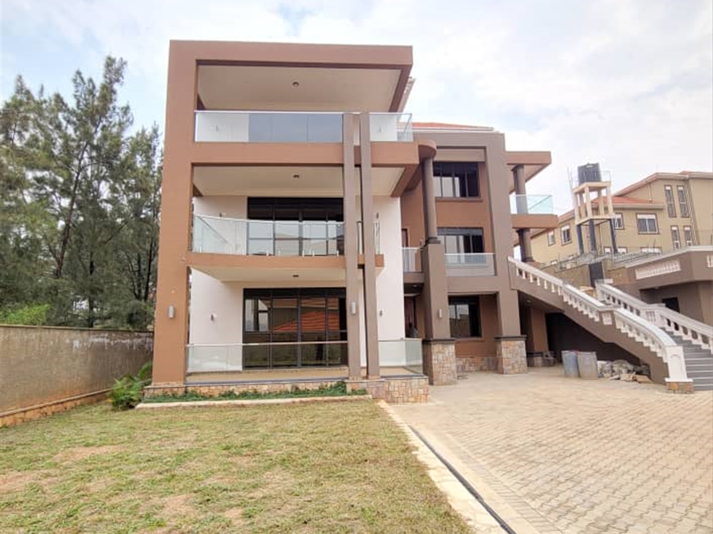 Villa for sale in Munyonyo Kampala