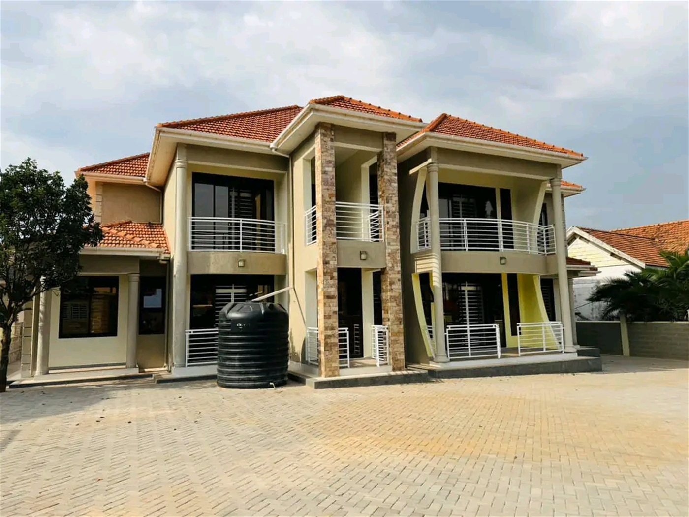 Villa for sale in Munyonyo Kampala