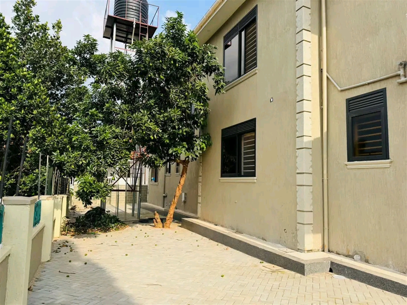 Villa for sale in Munyonyo Kampala