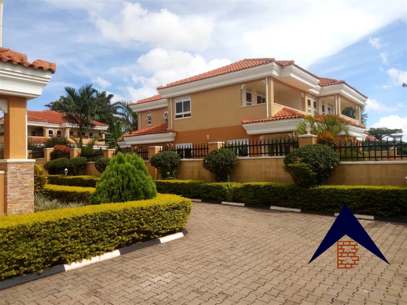 Villa for sale in Munyonyo Kampala