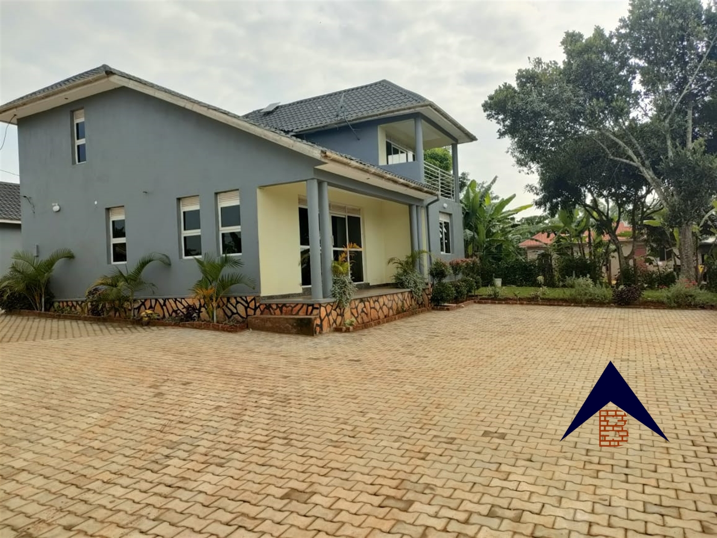 Storeyed house for sale in Katubwe Wakiso